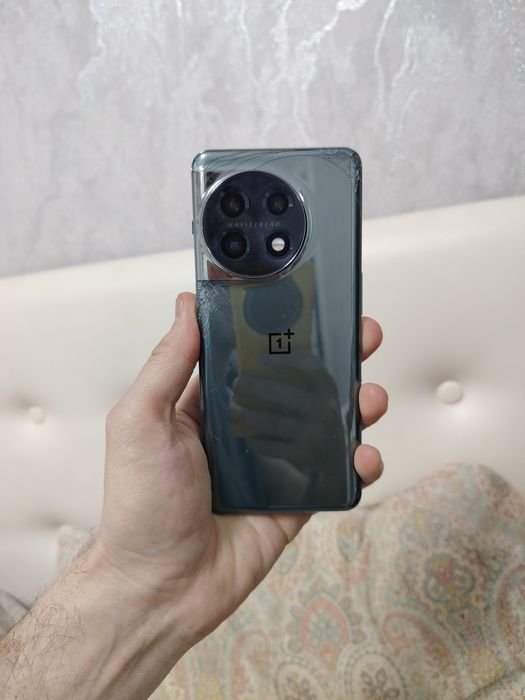 One Plus 11 5g 16+12/256