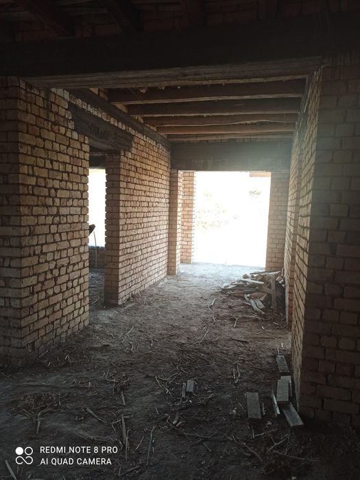 Uy karobka sotiladi srochno Parkent tumani Shampanda Soqoqdan 3,5 k