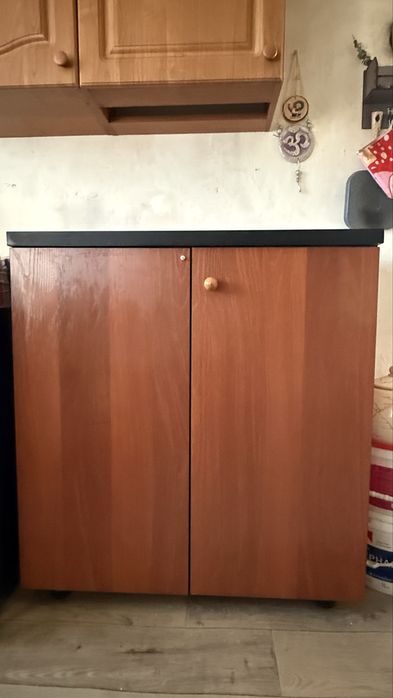 Продам кухонный тумба есть торг