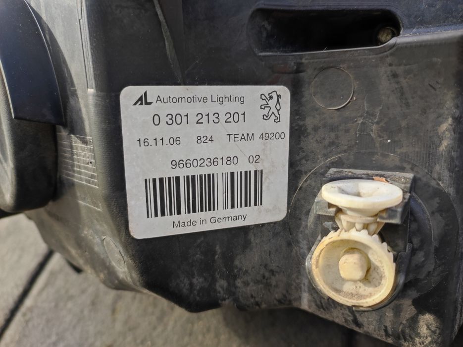 Ляв фар за Пежо-407