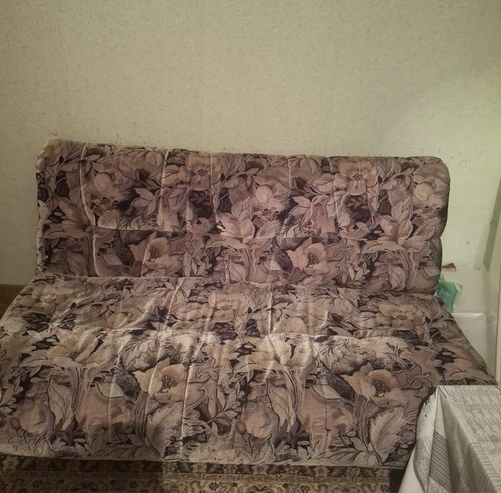 Разтегателен диван