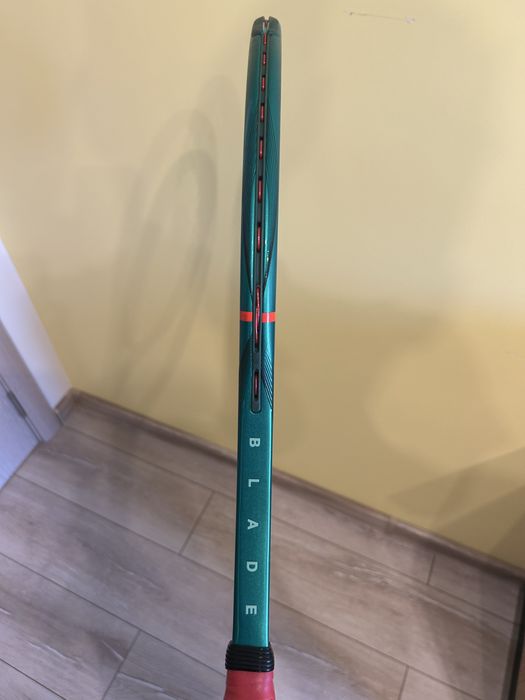 Wilson Blade v10 100L 16x19 (285 грама, грип 3)