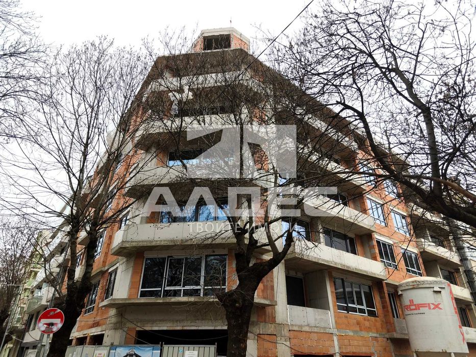Продава се Четиристаен апартамент в София, Банишора - 180 кв.м за 1125 €/кв.м - Снимка #1
