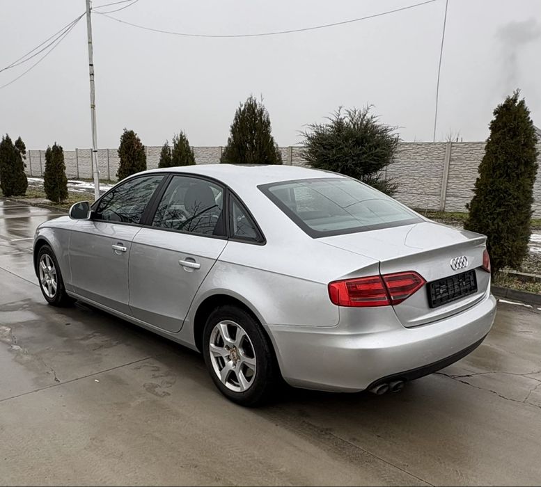Vând sau schimb Audi A4 B8, 2008 cu duba cu 3 locuri