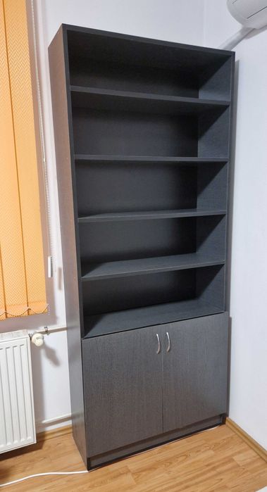 Vand mobila dormitor: sifonier, corpuri de biblioteca, rollbox