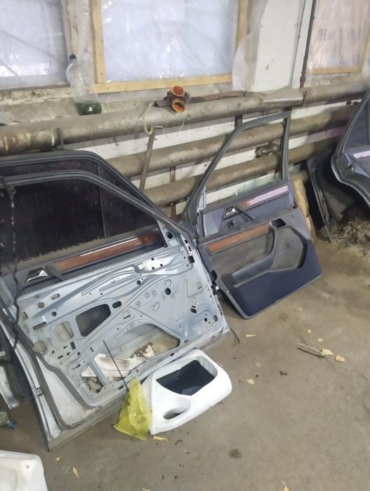 Двери на мерс 124