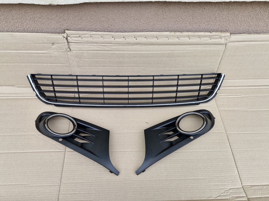Grila grile  Vw Golf 6 hackback si combi 2008-2012