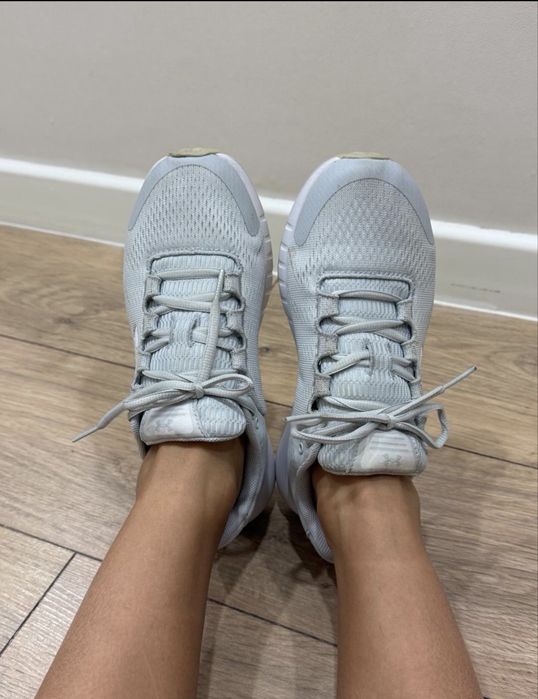 Кроссовки under armour