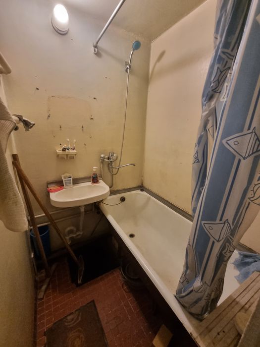 *4 комн. Балкон 2х6. Кирпичный дом