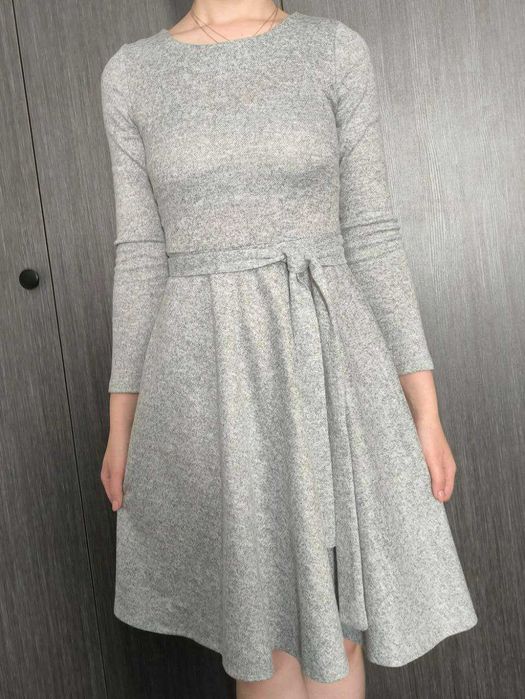 Продам платья женские