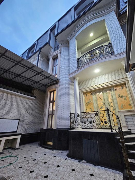 Шикарный коттедж для большой семьи. БИЙ. 4 уровня