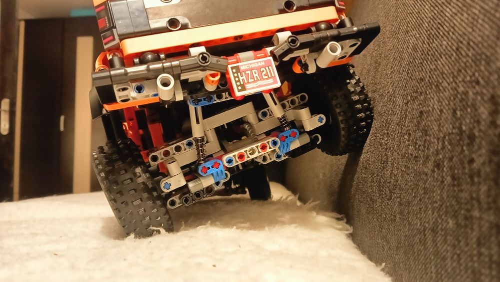 Ford Raptor de construit - tip Lego (copie dupa Lego) 1380+ piese