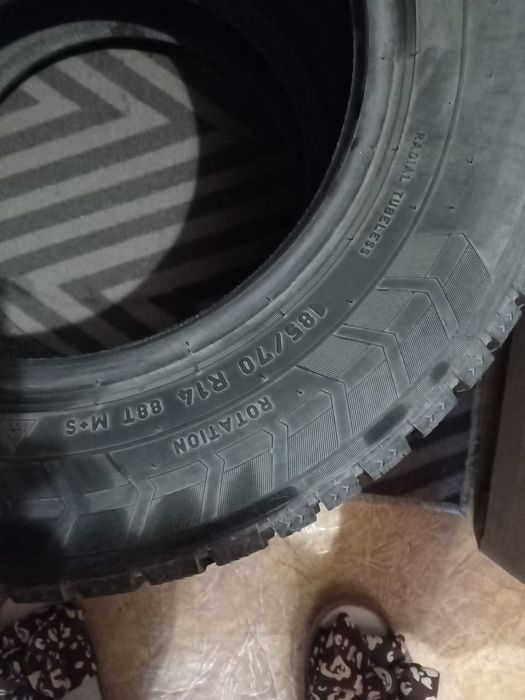 Продам резину 16 и 18