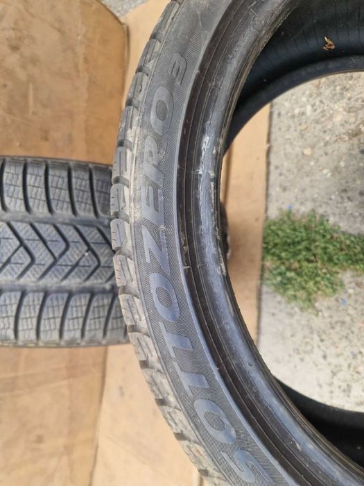 2 Pirelli R18 255/35 Зимни гуми  DOT3516