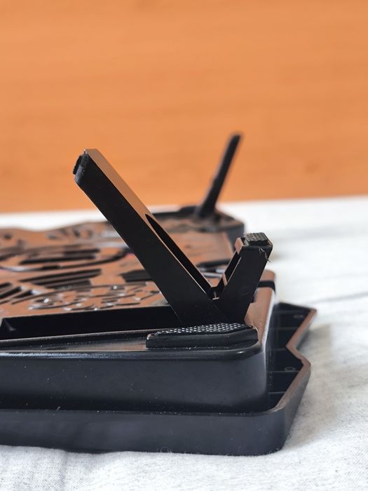 Охладител/cooling pad за лаптоп Trust GXT до 17.3 инча Yozu