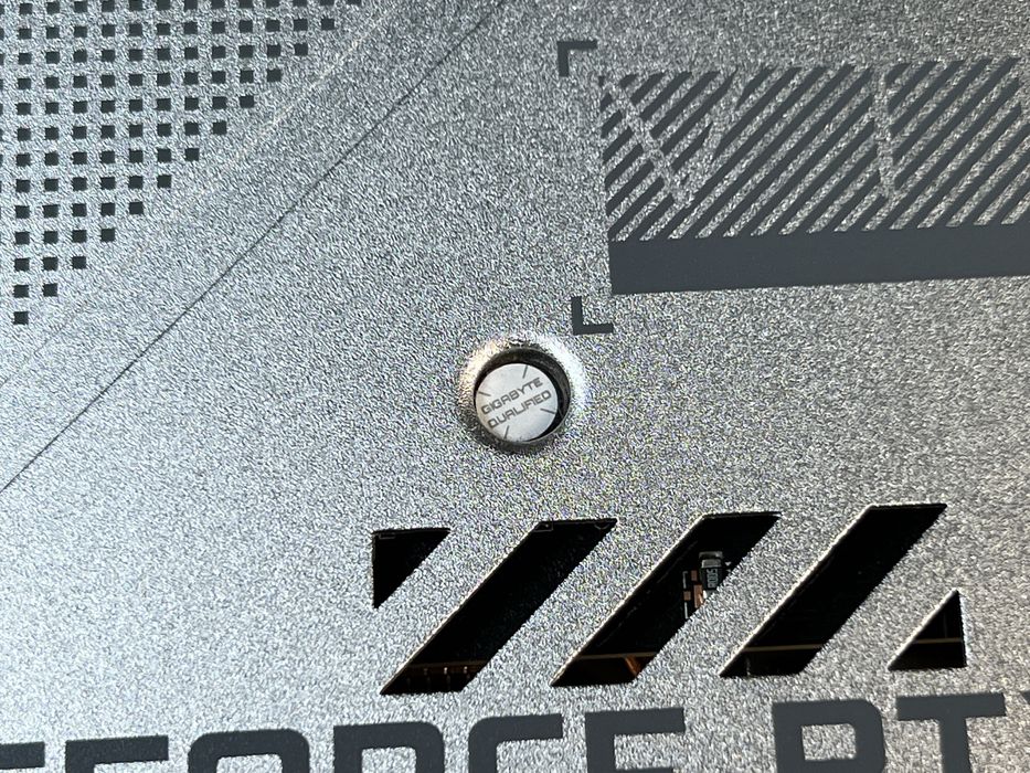 Placă video RTX 3080 – condiție excelentă Vison White