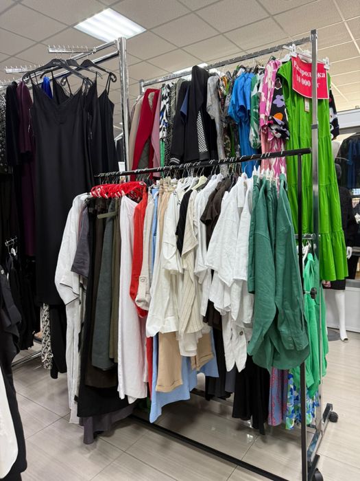 Продаеться  бутик женской одежды