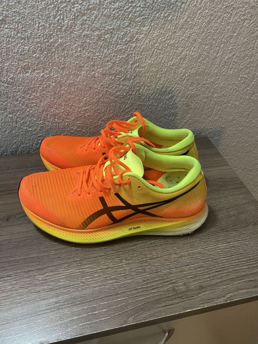 Маратонки Asics FFturbo