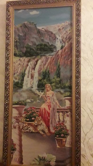 Продам картины в красивом багете со смыслом