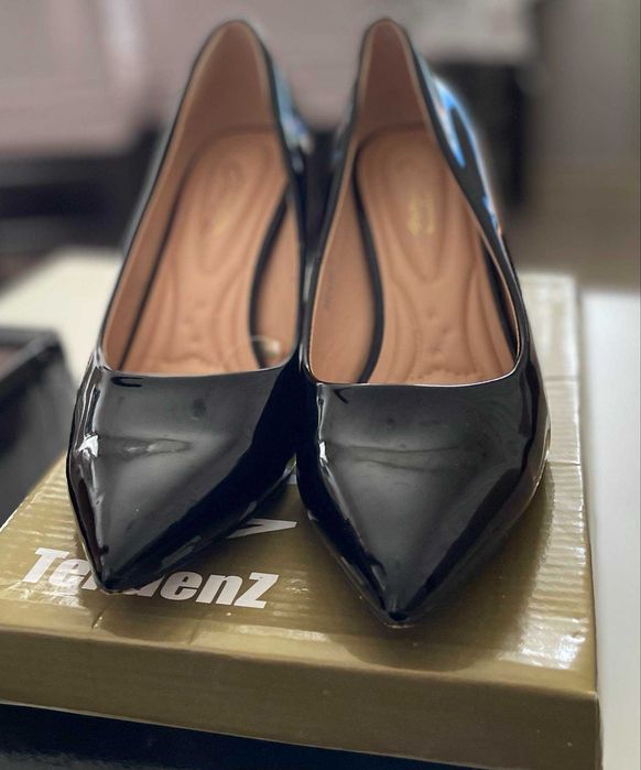 Дамски високи обувки