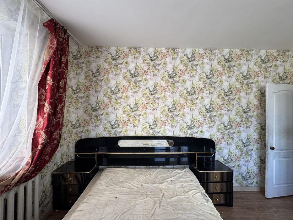 Мебель (шкафы, кровати, комоды)