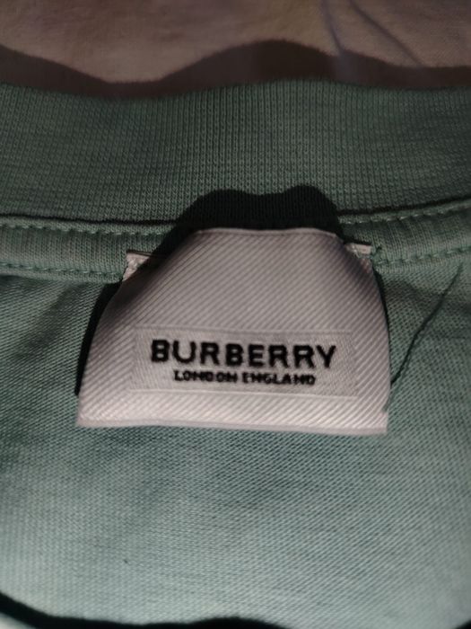 Tricou Burberry in stare impecabila.