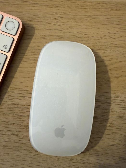 Apple iMac 24” M3 Retina 4.5K 8GB/256GB + Tastatură & Mouse