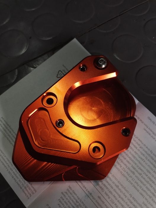 Camel toe, стойка мотор KTM, уширител стъпка странична стойка Ктм