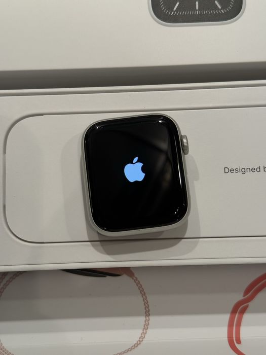 Apple Watch S5 44mm Silver (бял) - Перфектен!