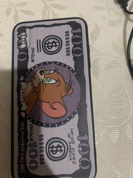 Чехлы на телефон