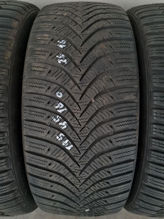 Зимни гуми 4 броя HANKOOK WinterIcept RS2 195 45 R16 дот 2616