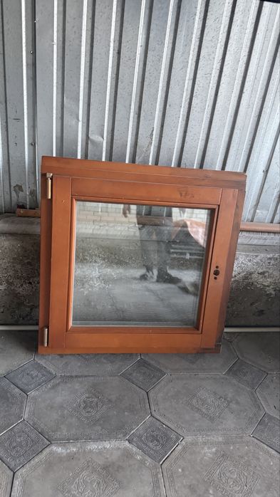 Окно  деревянная с двойным стеклопакетом 70х70