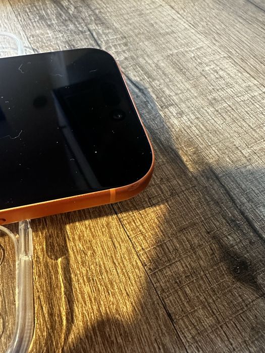 Iphone 17 Cosmic Orange