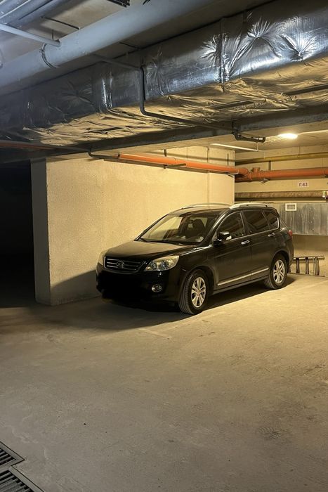 Дава се под наем Гараж / Паркомясто в к.к. Св.Св. Константин и Елена - 15 кв.м за 99.45 € - Снимка #1