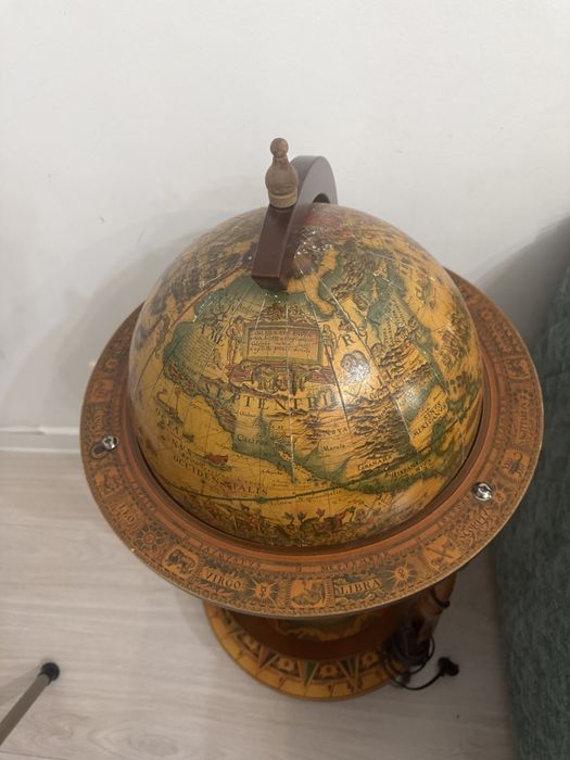 Бар- глобус. Дерево с подсветкой.