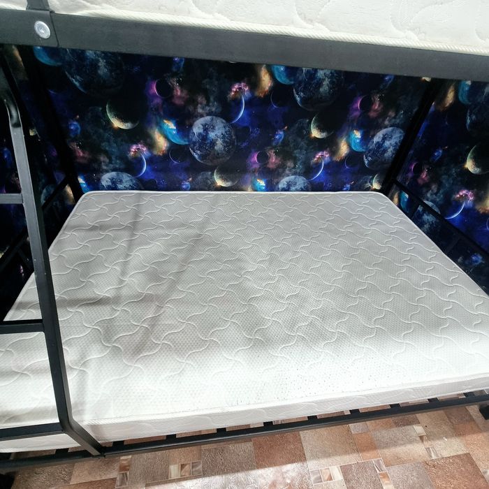 Кровать двухъярусная