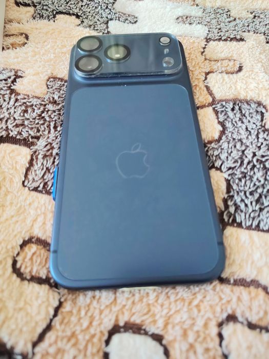 Комплект Apple 17 pro max 256 GB  слушалки и часовник