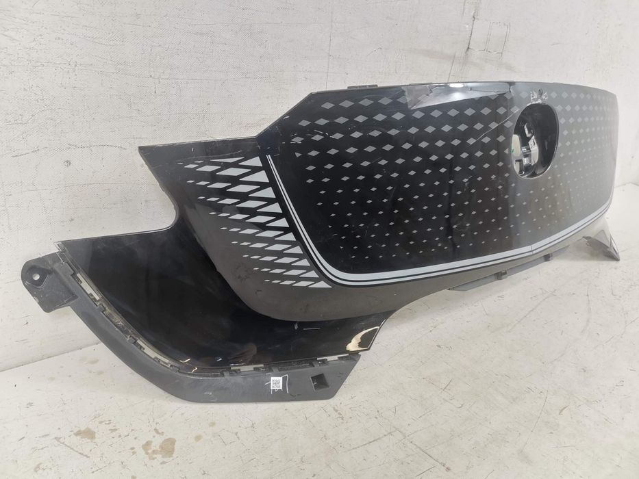 Решетка Радиатор Мазда 6 / Mazda 6 Оригинална Повредена