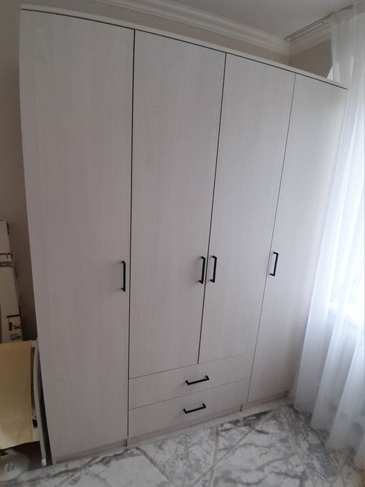 Шкаф сатылады почти новый