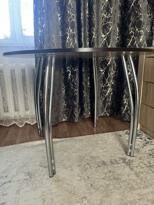 Стол круглы кухонный