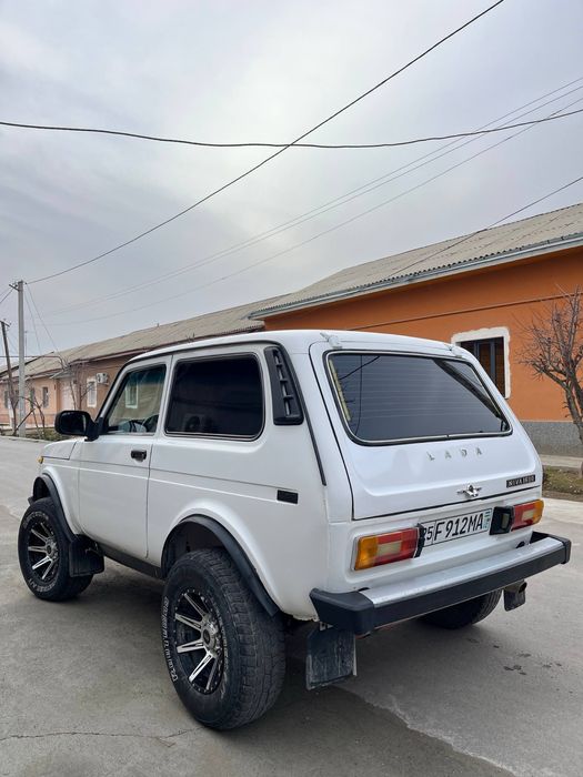 Sotiladi Niva xolati yaxshi