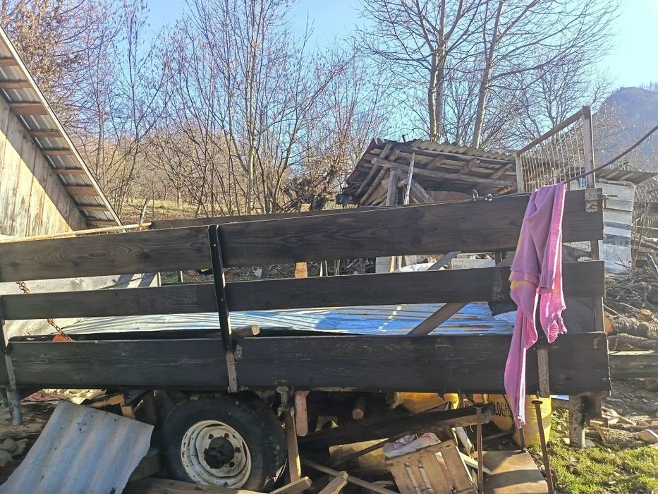 Remorca de vinzare chiuzbaia