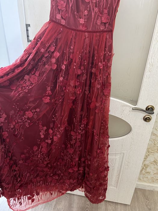 Шикарное платье 42 размер