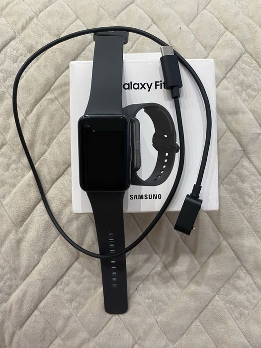 Продам samsung galaxy fit 3