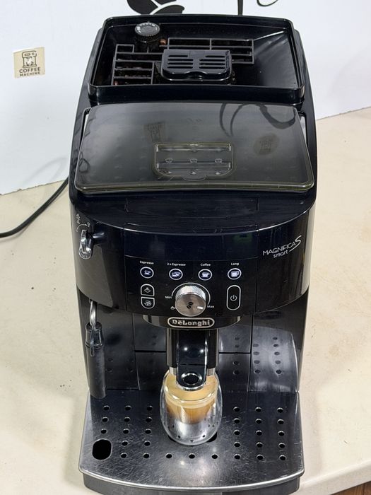 Кафемашина кафе автомат delonghi magnifica S smart с гаранция