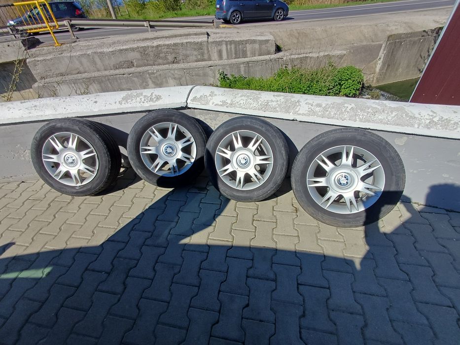 Jante + cauciucuri de vara  originale Seat R15  gama  vag