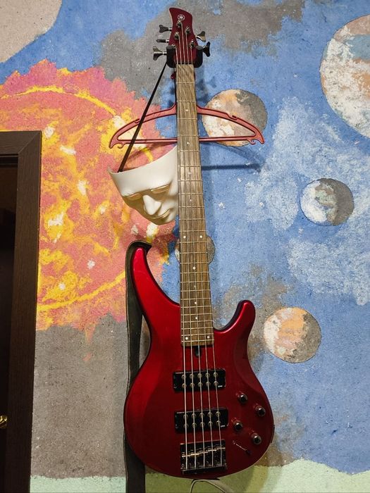 продам пятиструнный активный бас