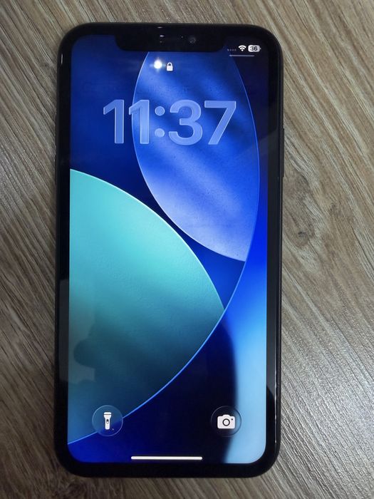 Продам iPhone 11 128