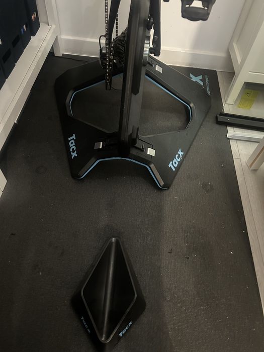 Vand smart trainer Tacx Neo2