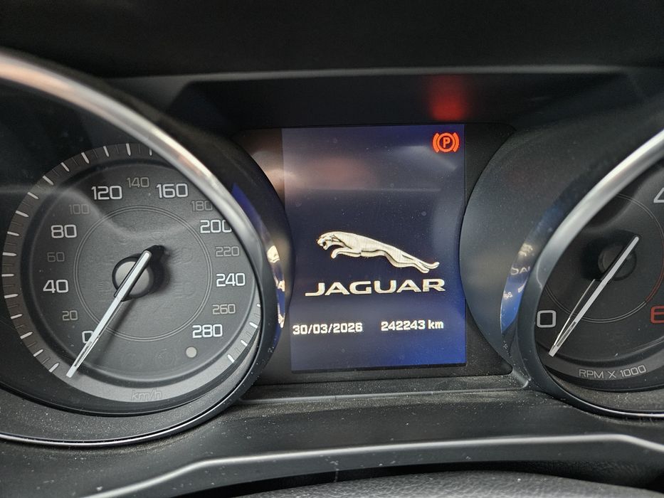 Jaguar xe 2015 diesel
